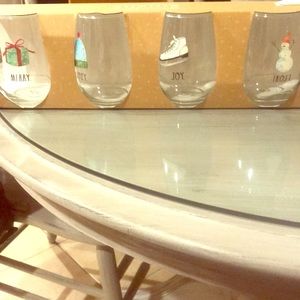 Stemless wine glasses